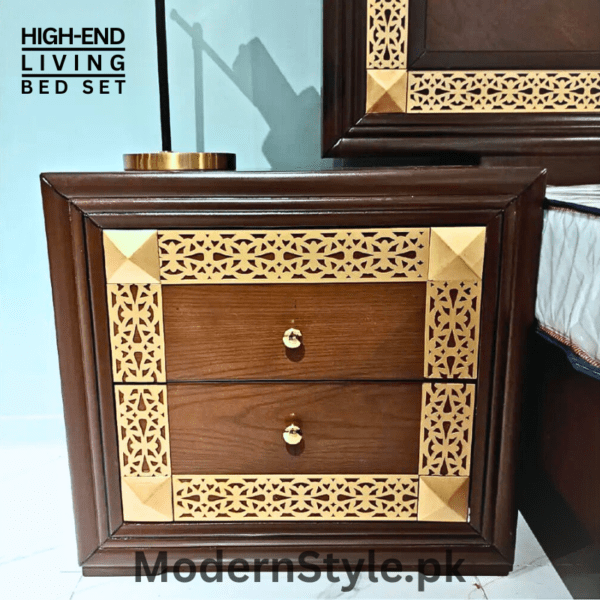 ArtisanalAntique Wooden Bed – Handcrafted Keekar Wood Double Bed with Ash Veneer Finish - Image 4